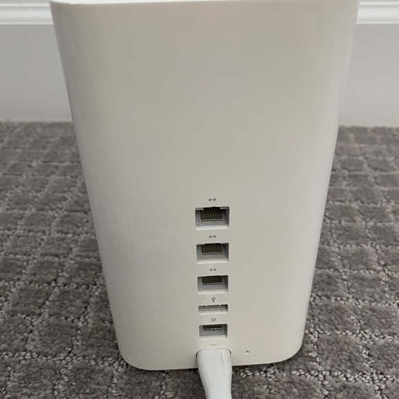 Apple AirPort Extreme Router - Picture 3 of 3
